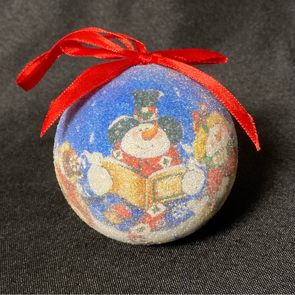 ⭐️ Vintage Shiny Beaded Caroling Snowmen Ball Christmas Ornament